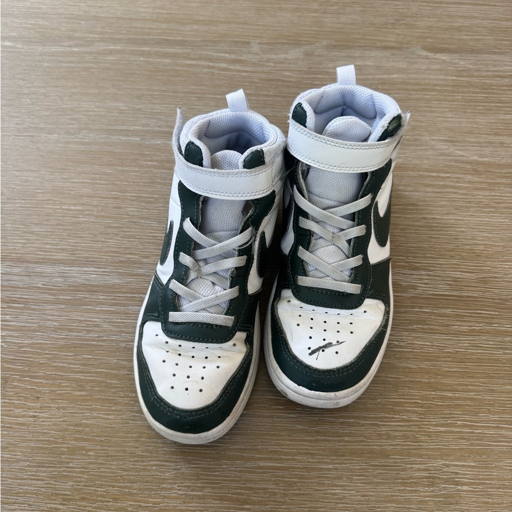 Nike boys Court Borough Mid 2 High Top Velcro strap Sneaker shoes size 1 big kid - Picture 2 of 8